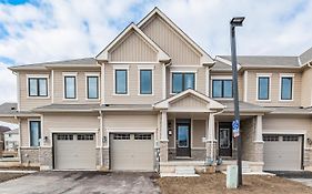 Luxury Townhouse Close To Fairview Casino In Niagara Falls