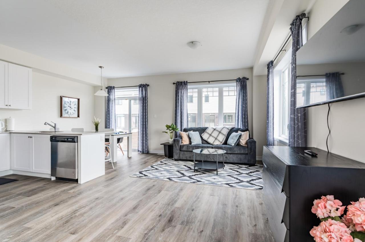 Luxury Townhouse Close To Fairview Casino In Niagara Falls Exterior photo